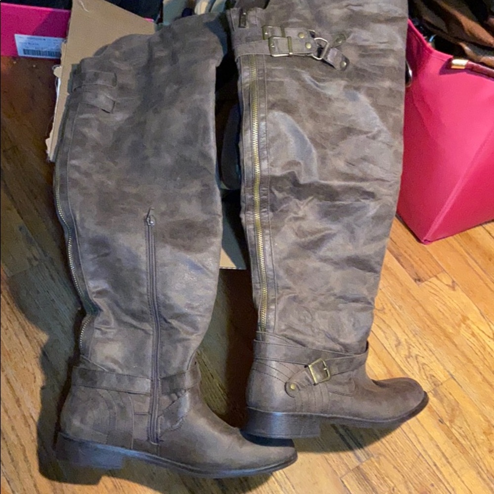 Just Fab faux leather brown boots SZ 10W